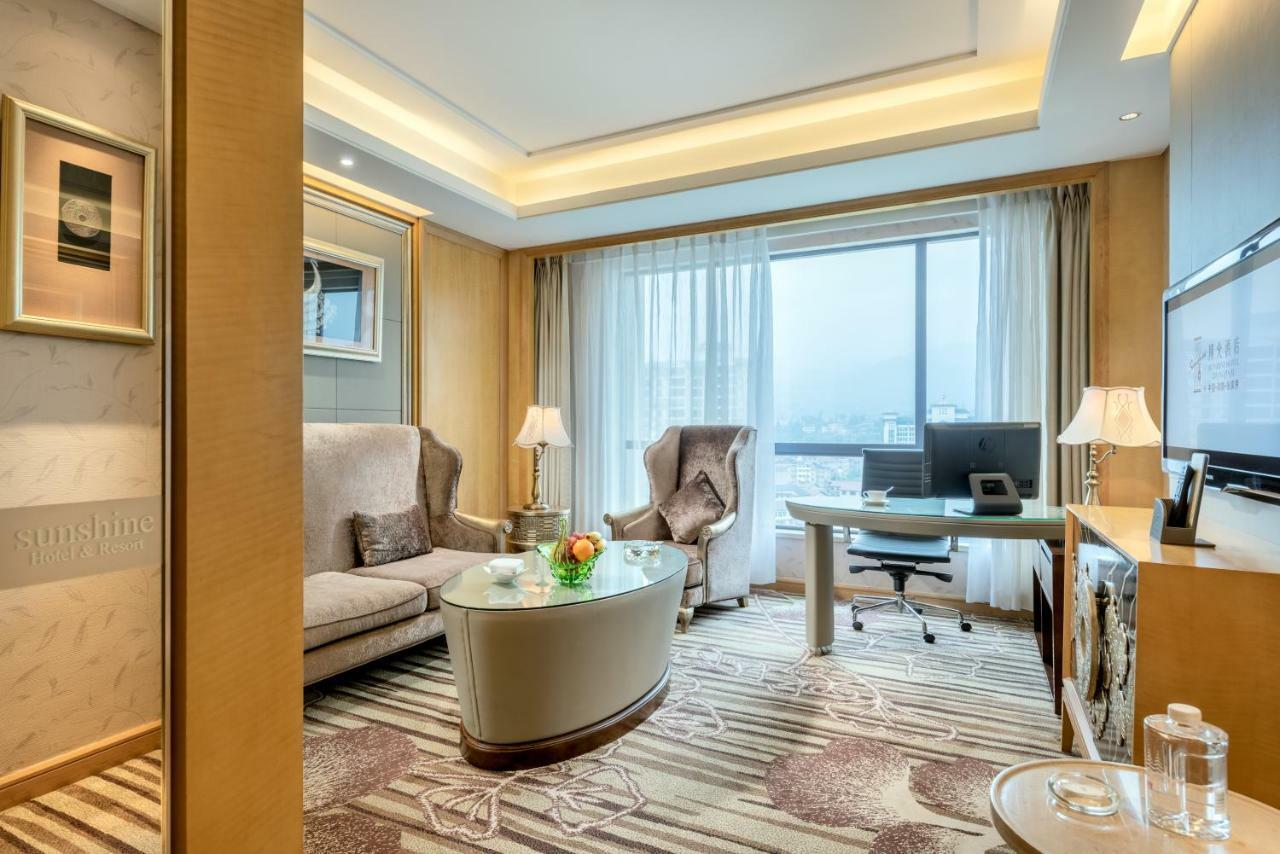 Sunshine Hotel Жангжиаже Екстериор снимка